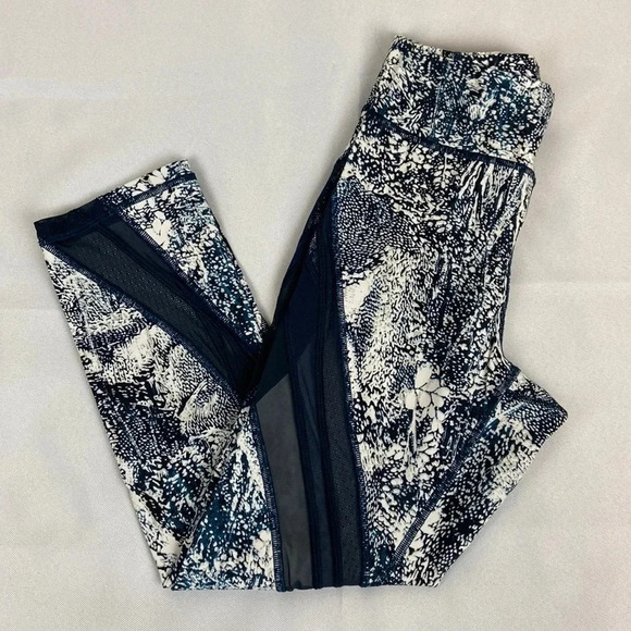 Lululemon Size 4 Never Still Crop 21" Wildwood‎ White Multi / Nocturnal Teal - Picture 3 of 14